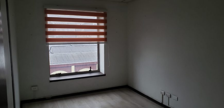 AMPLIA OFICINA EN PLENO CENTRO DE TEMUCO – EDIFICIO ANTUMALAL .