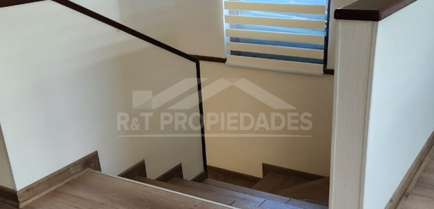 Exclusiva casa en Condominio Vista Golf