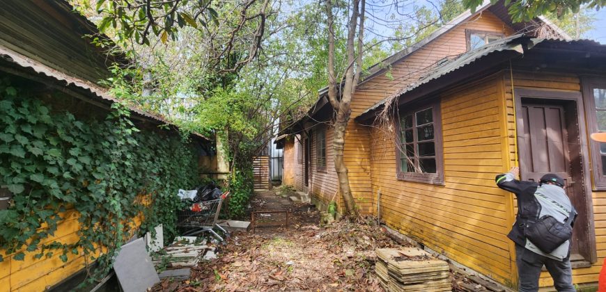 Amplio Terreno comercial en el Centro de Pucón.